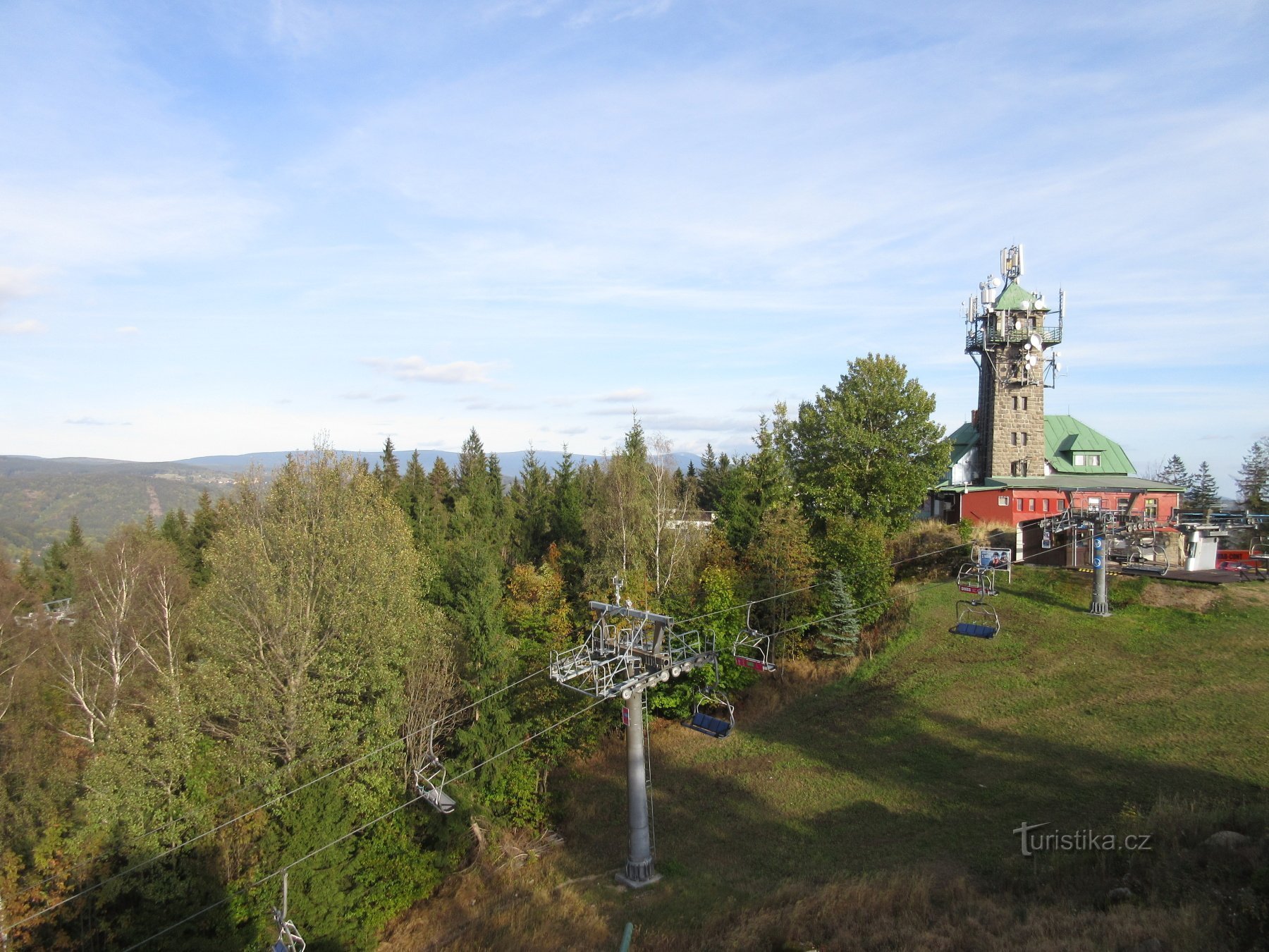 Aussichtsturm Tanvaldský Špičák auf Špičák