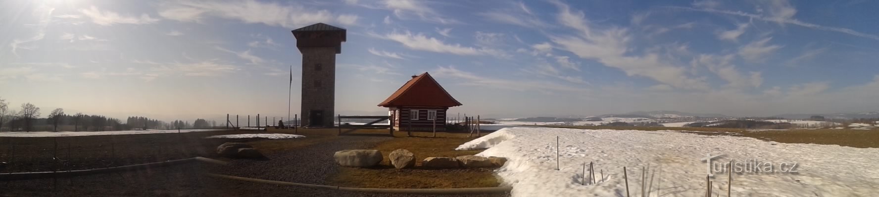 Aussichtsturm bei Borovice