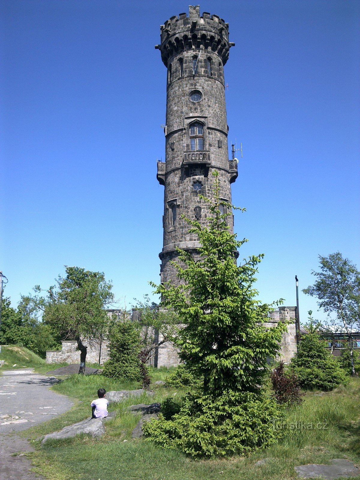 Aussichtsturm in seiner ganzen Schönheit