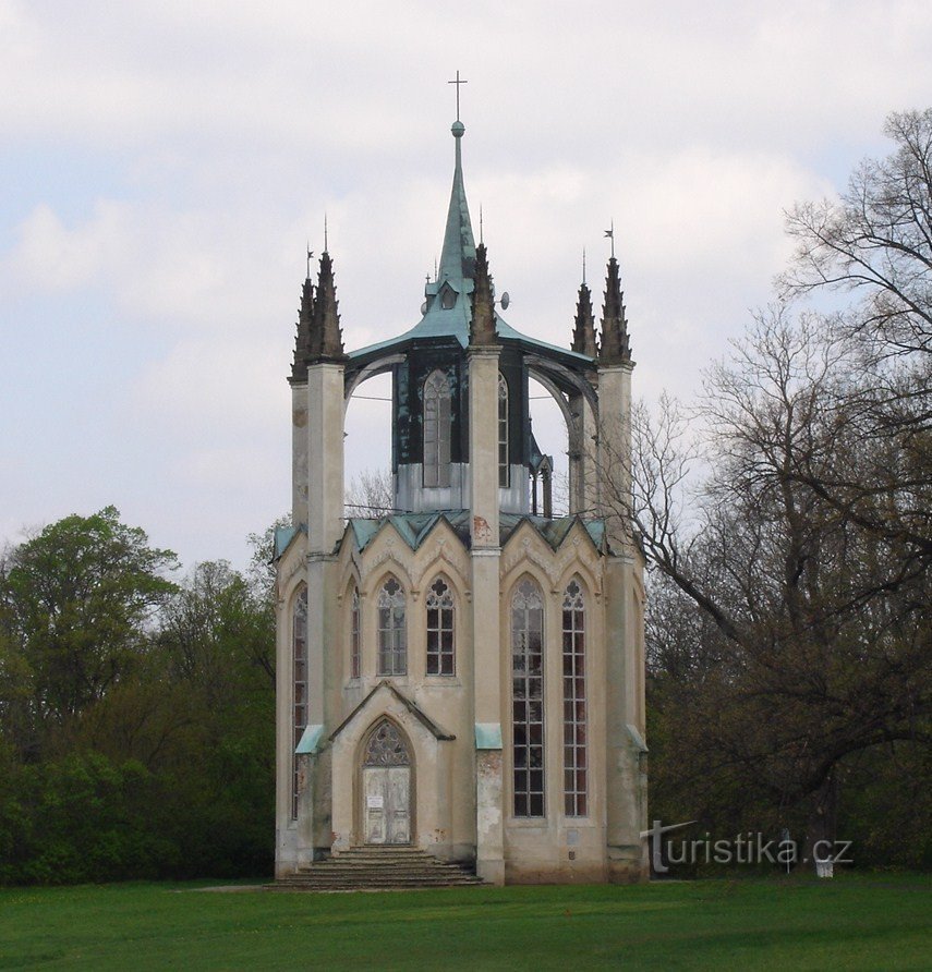 Aussichtsturm im Schlosspark