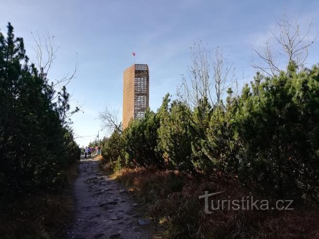 Turnul de veghe Velká Deštná (c) Lucie Rovenská