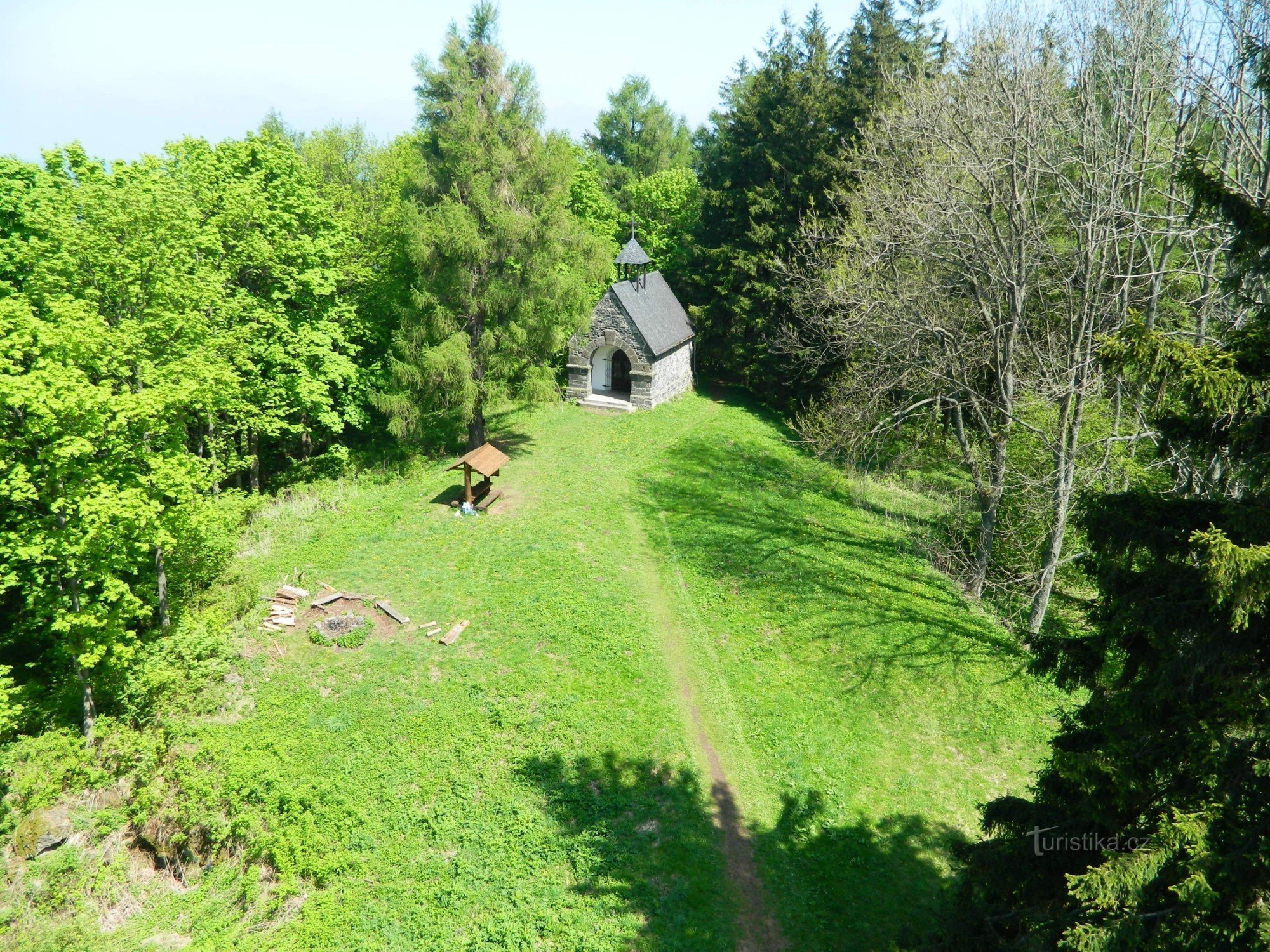 Slezská Harta 附近的了望塔 Velký Roudný