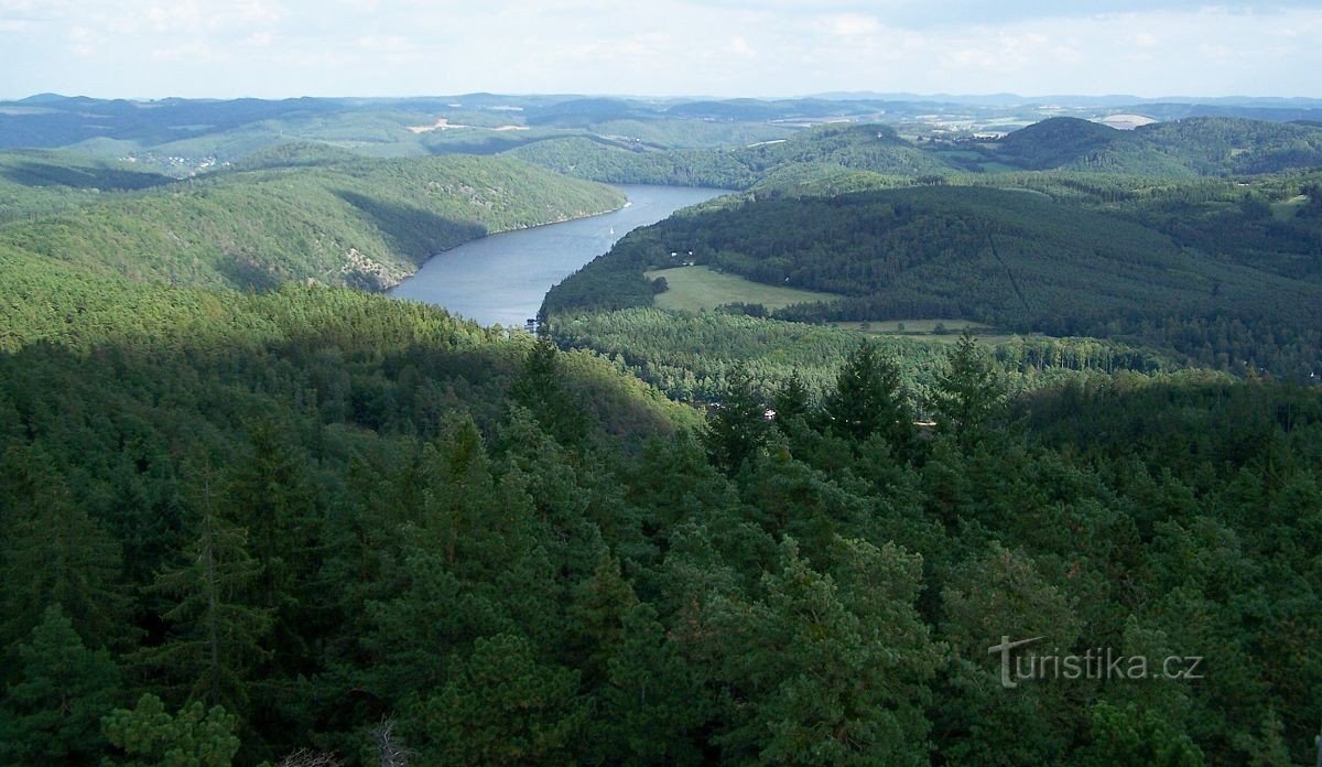 Uitkijkpunt Veselý vrch - Mokrsko - Uitzicht op het Slapská-stuwmeer