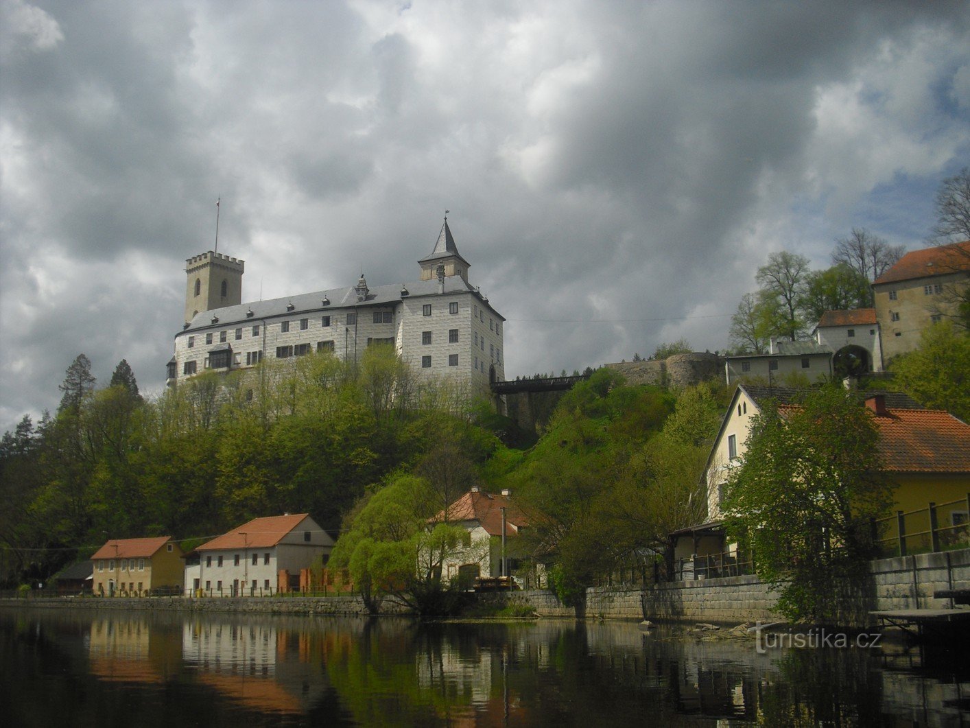 Рожмберк і один із найстаріших замків родини Вітків