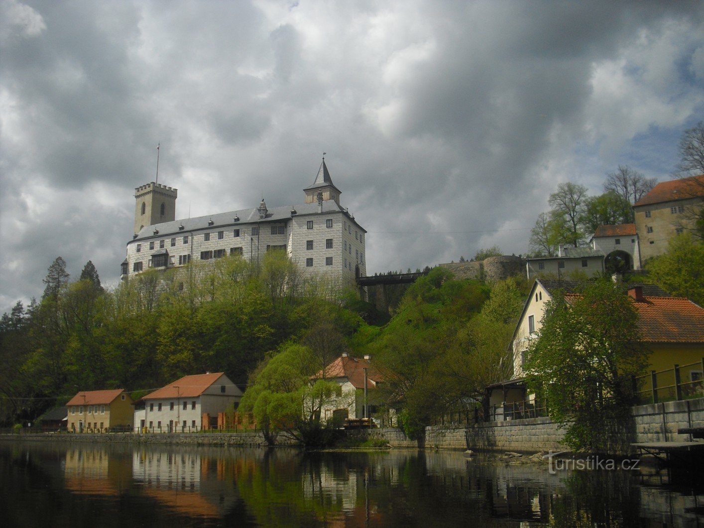 Rožmberk și unul dintre cele mai vechi castele ale familiei Vítkov