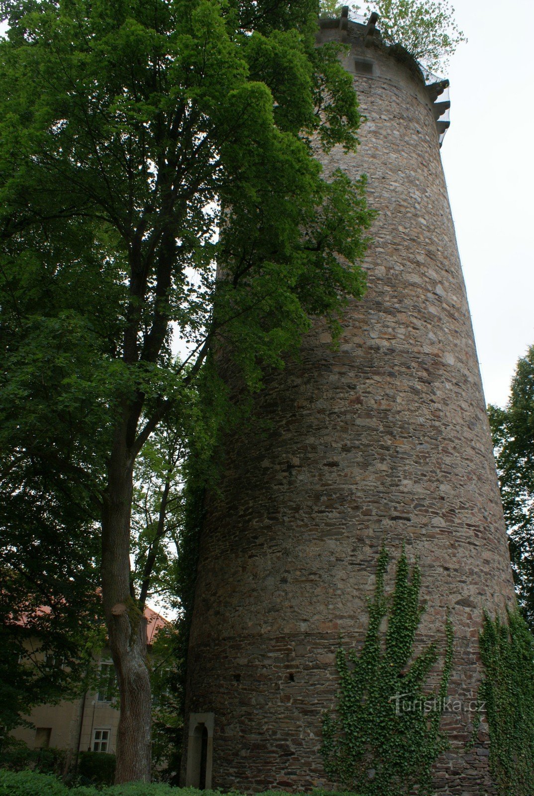 Rožmberk nad Vltavou – stolp Jakobínka oziroma vse, kar je ostalo od gornjega gradu