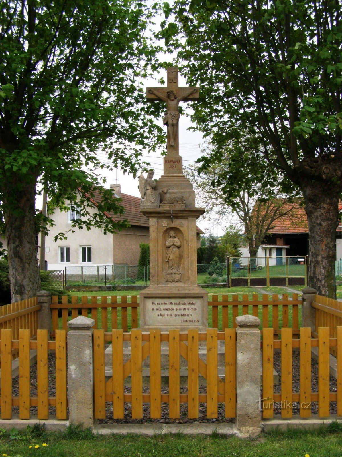 Rožnov (NA) - monumento a la crucifixión