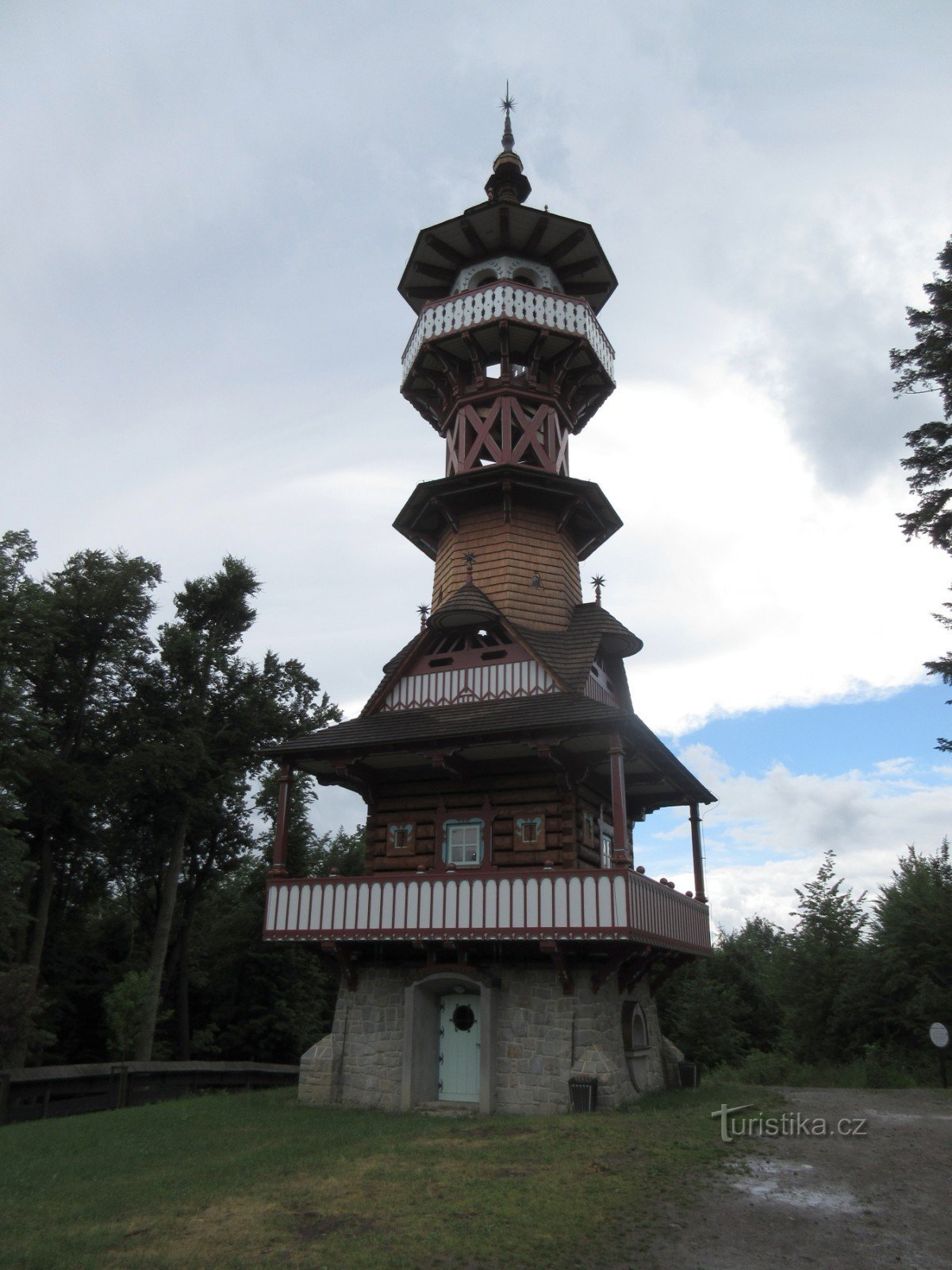 Rožnov pod Radhoštěm - razgledni stolp Jurkovič in pivovarna Rožnov