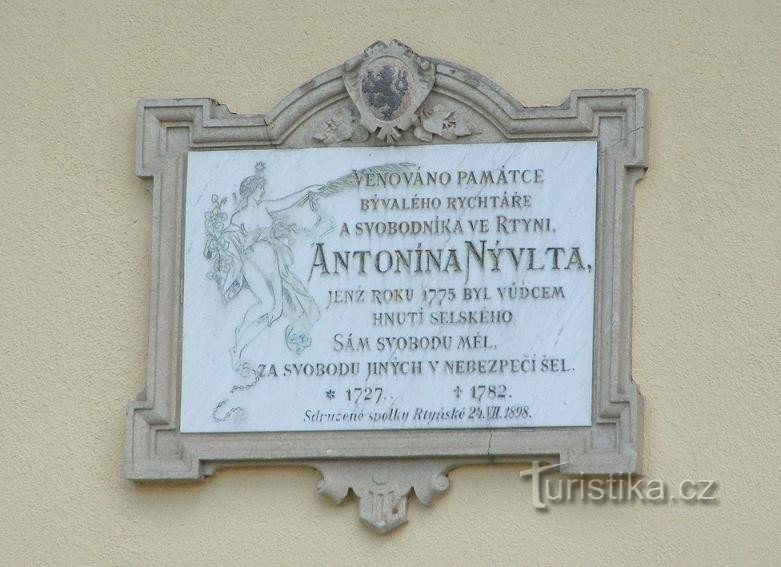 Rtyně a Podkrkonoší - targa commemorativa del sindaco Antonín Nývlt