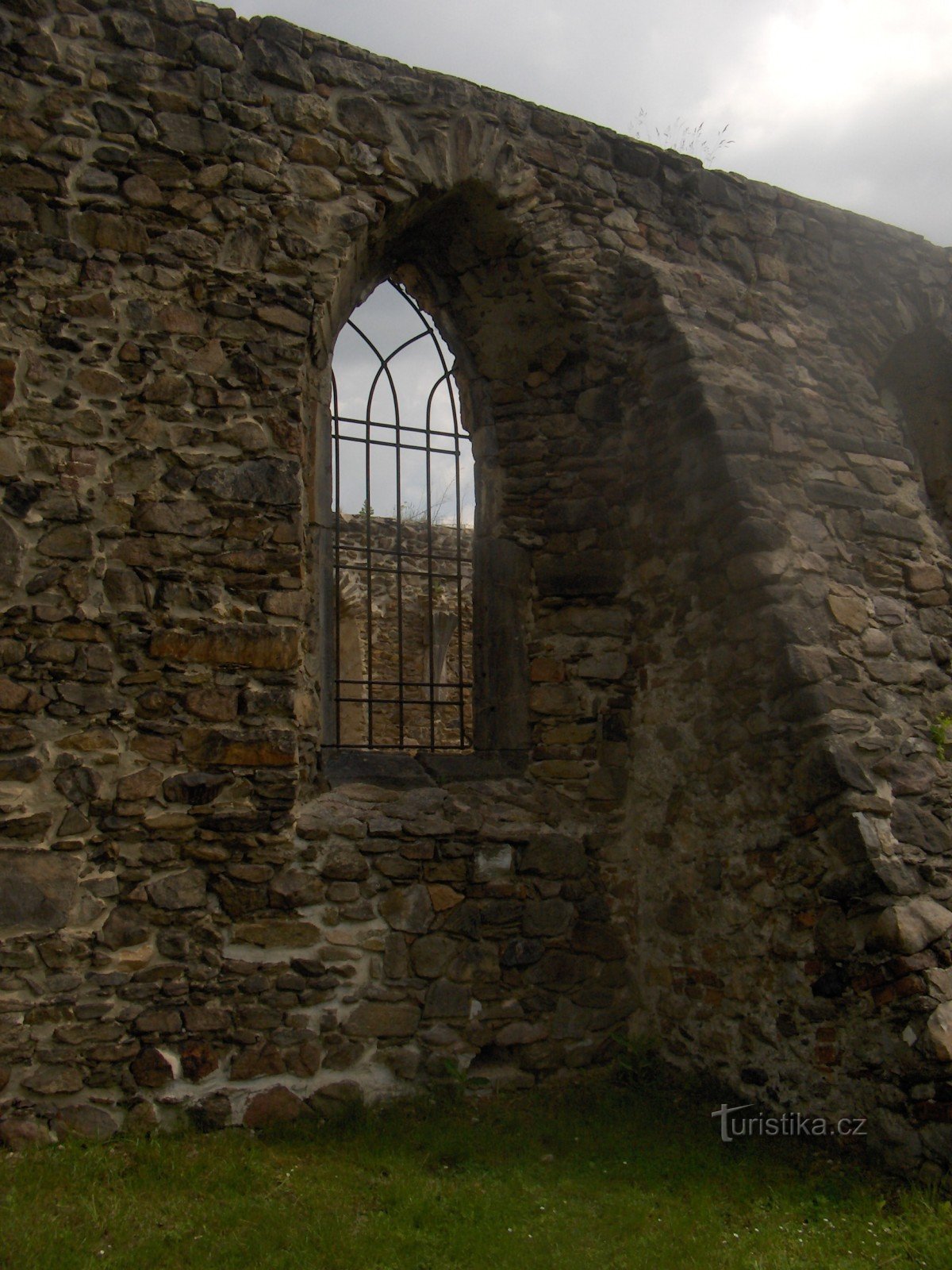 Ruines de l'église St. Procope.