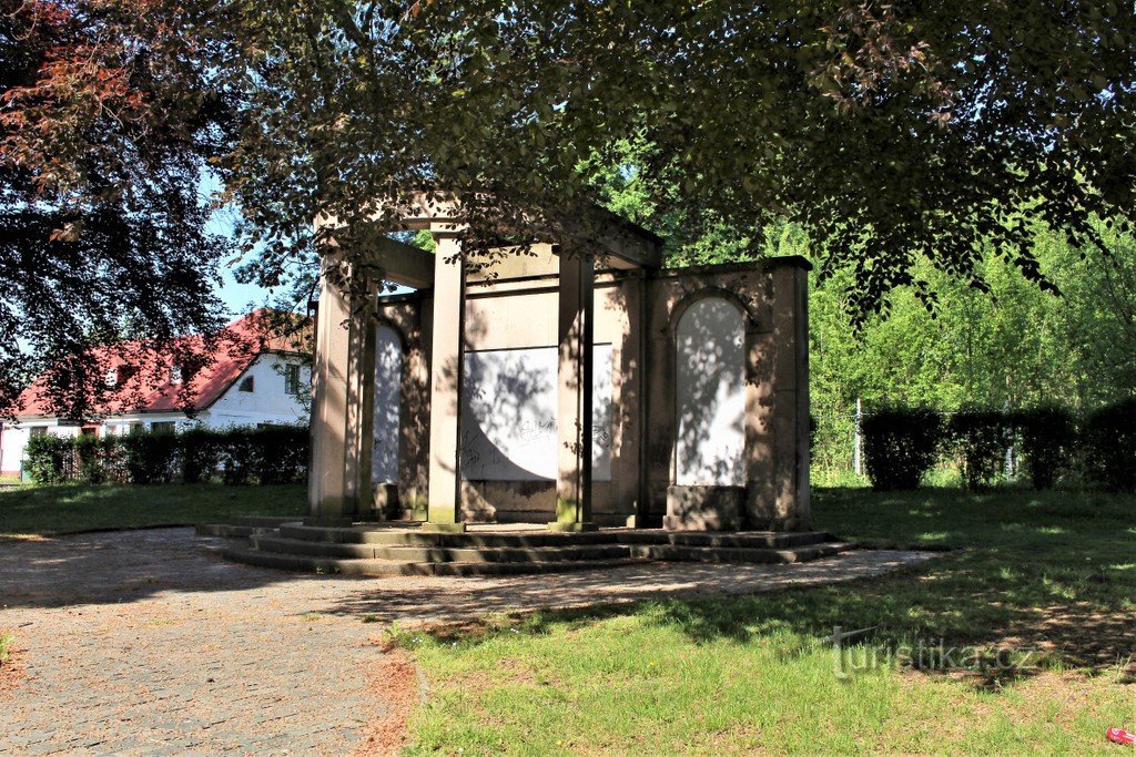 Rumburk, monument to the fallen in the city park