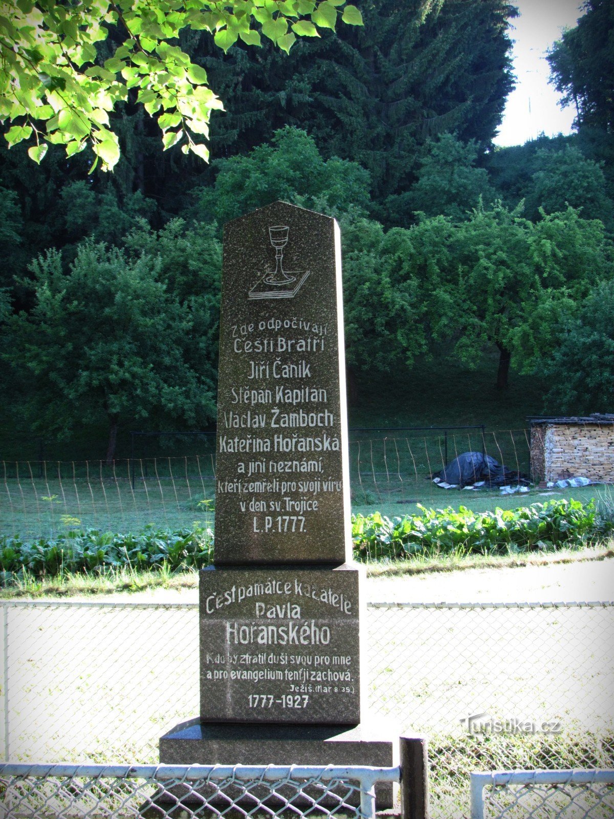Růžďka - đài tưởng niệm các nạn nhân