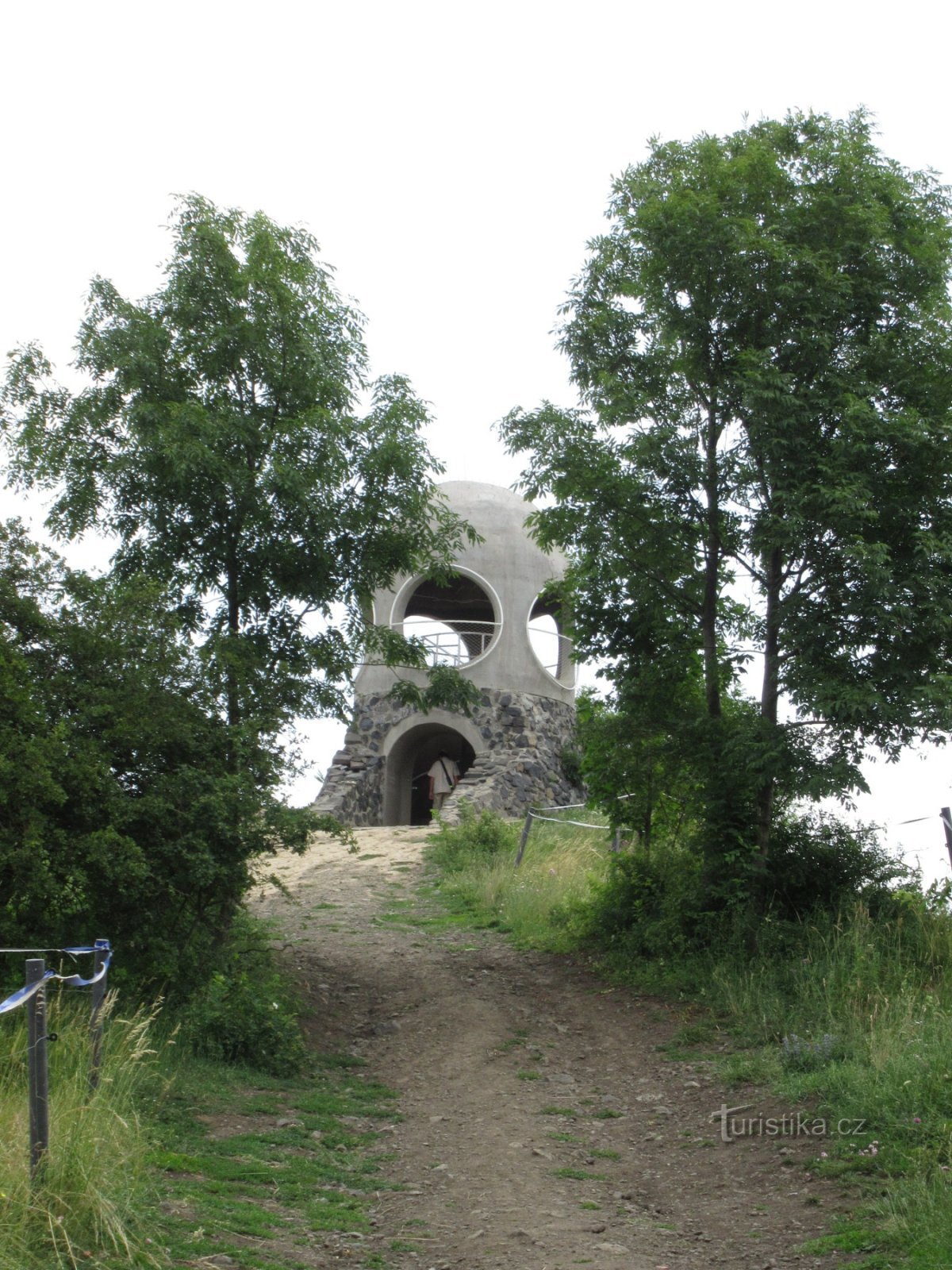 Růžová — landsbyen og udsigtstårnet Růženka på Pastevní vrch