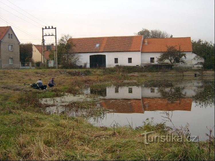 Ribari: južno od sela