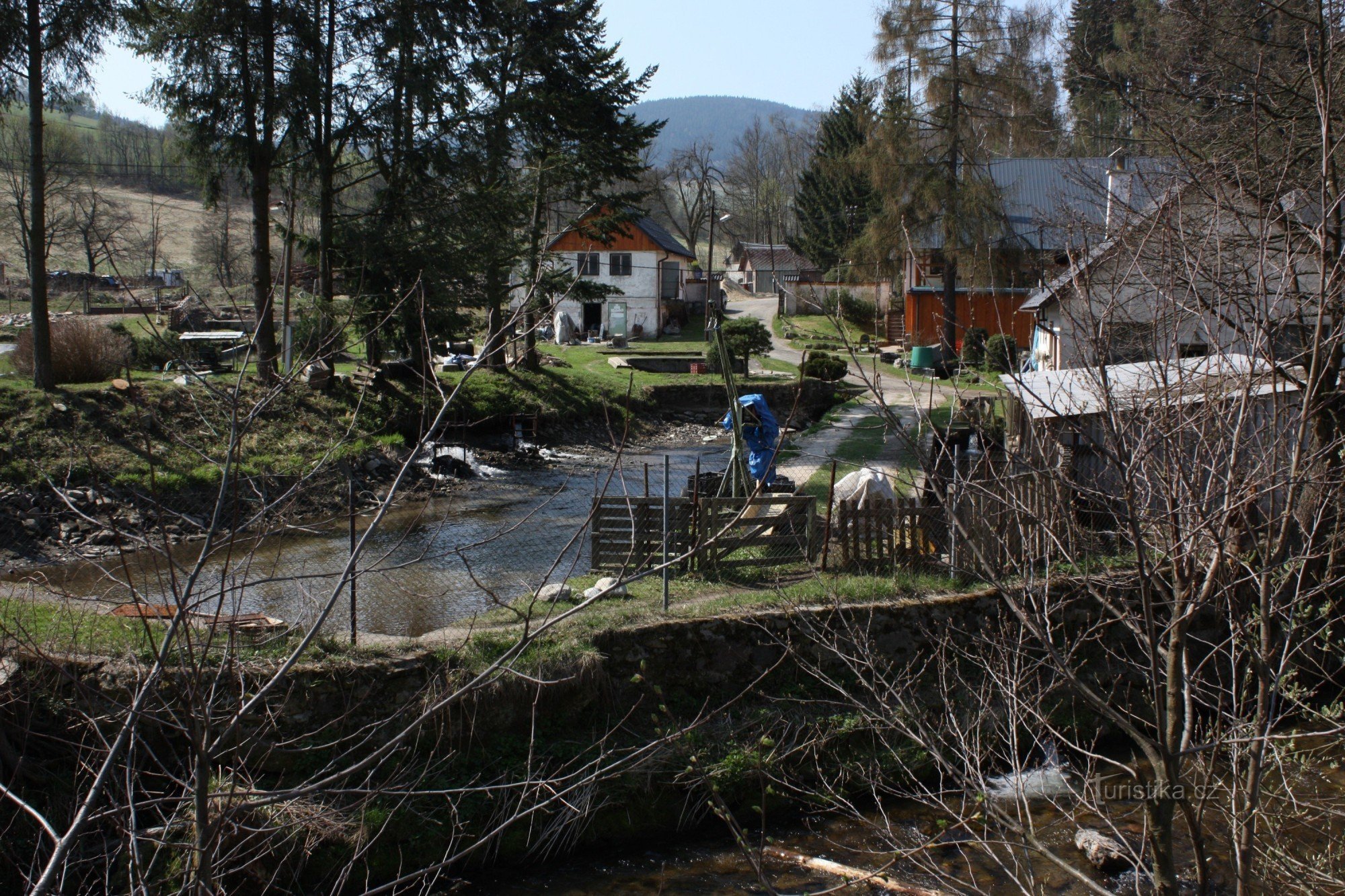 Bastião de pesca e fazenda de trutas Vysoký potok perto de Hanušovice