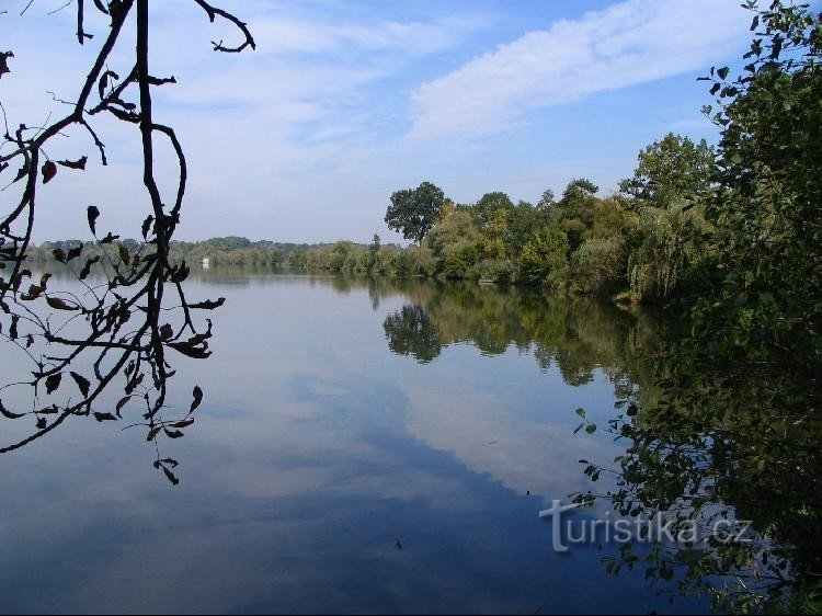 Bezruč pond