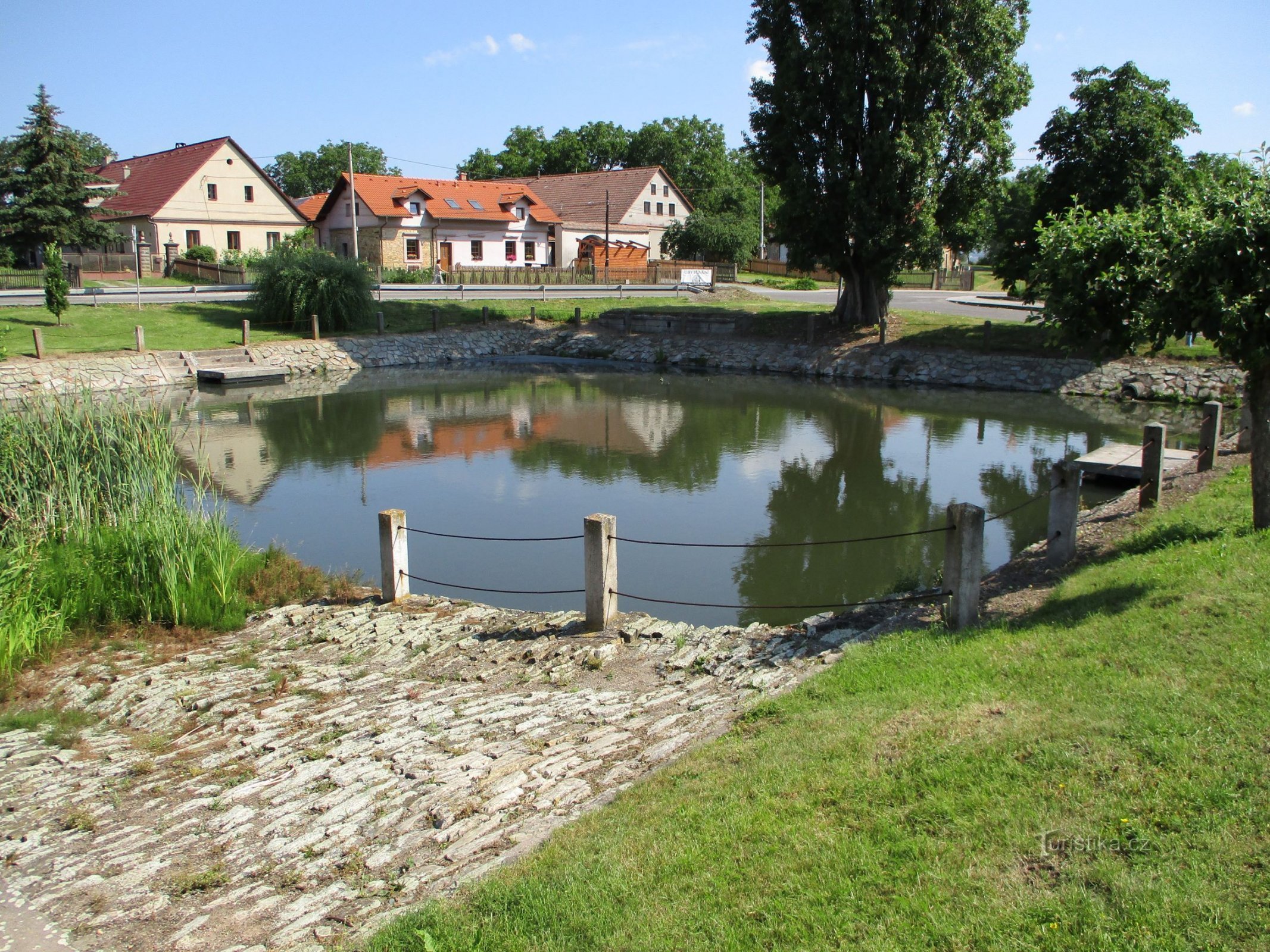 Dam (Nahořany, 19.6.2019/XNUMX/XNUMX)