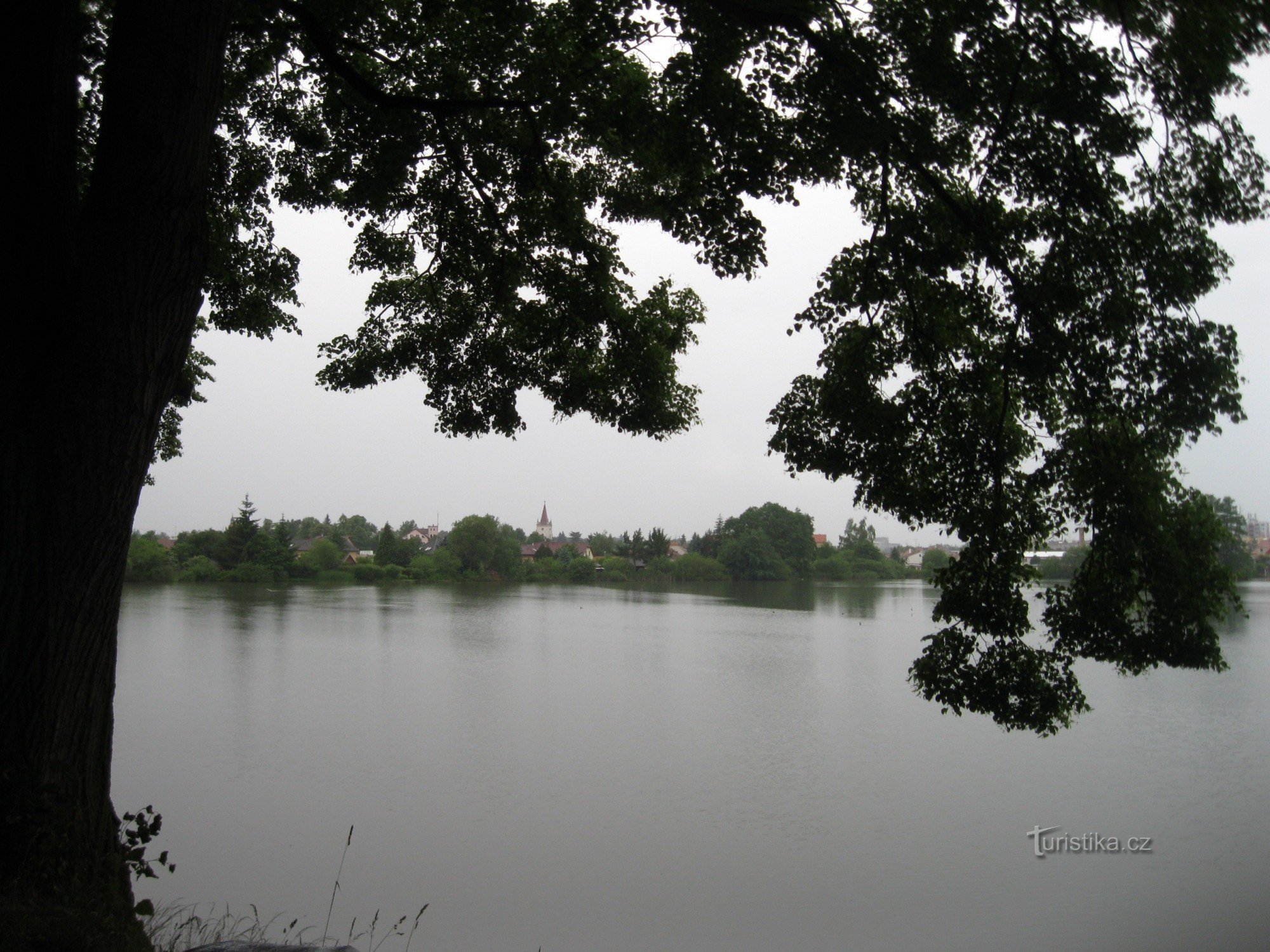 Teich Topič und Turm Blaten