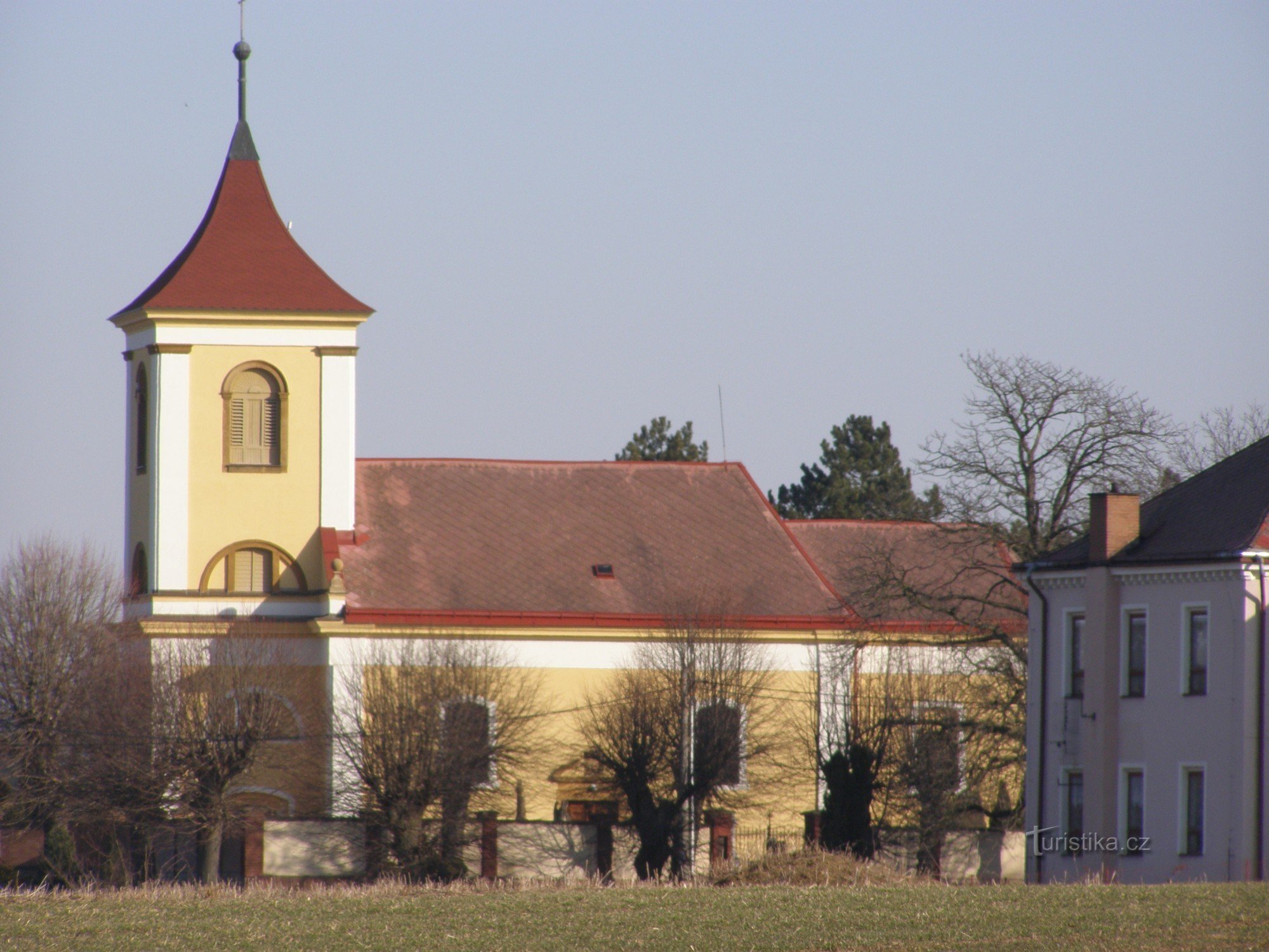 Rychnovek - Pyhän Nikolauksen kirkko. Vain