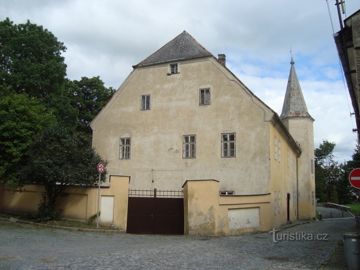 Rýmařov-römisch-katholische Pfarrei am Školní náměstí-Foto: Ulrych Mir.