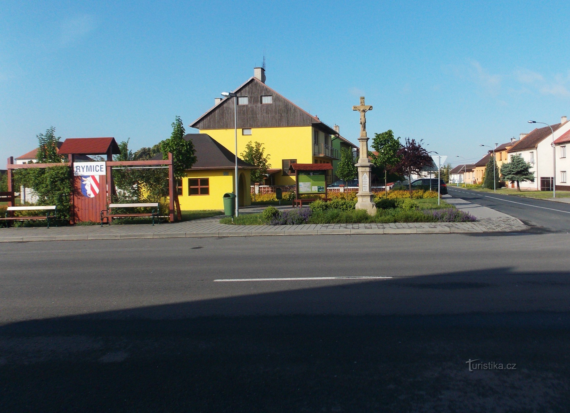 Rymice - autobusová zastávka