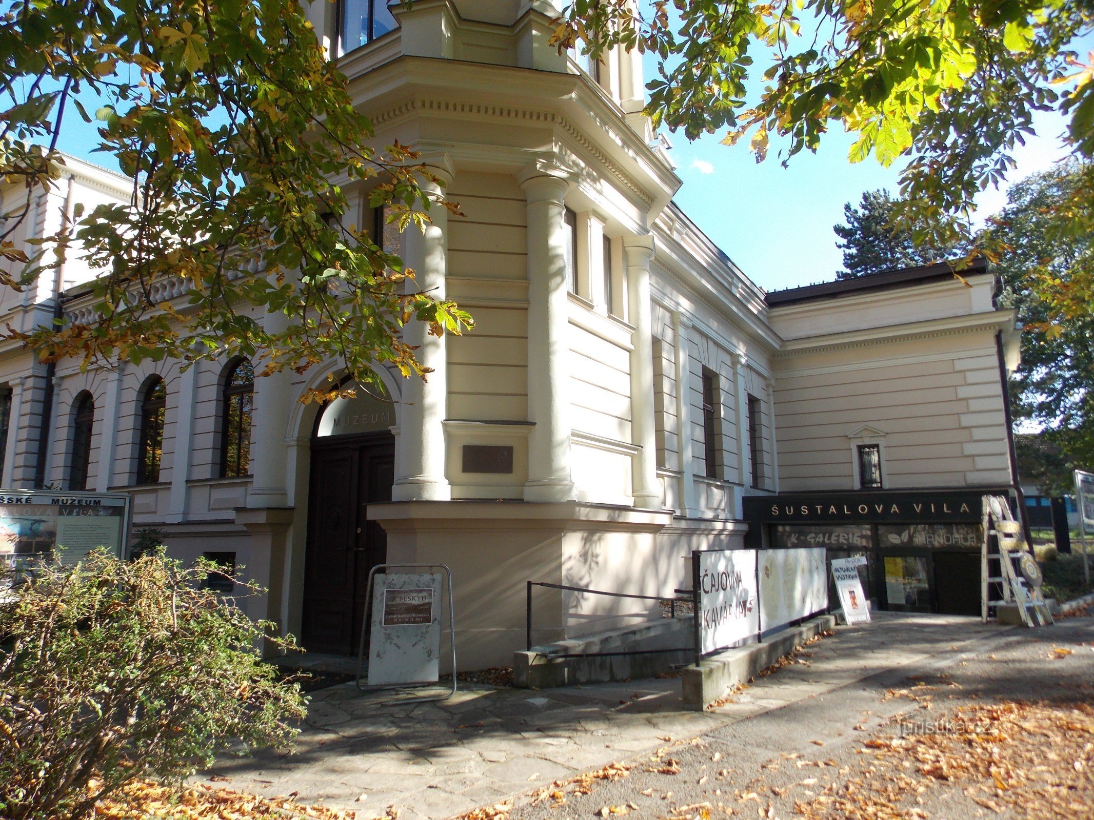 Boomgaard dr. Edvard Beneš en het Laš-museum in Kopřivnice