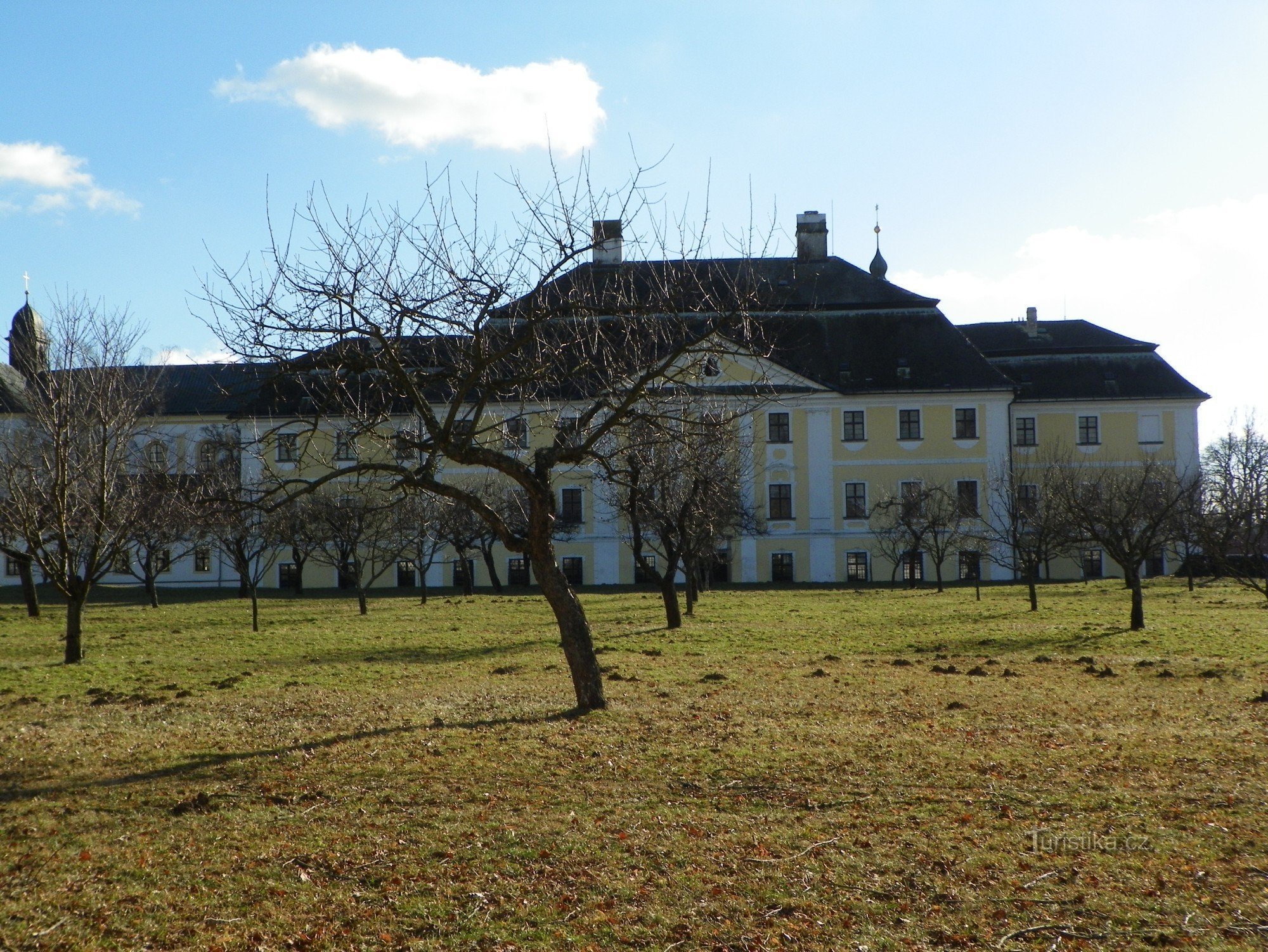 Garten des Schlosses Žďár