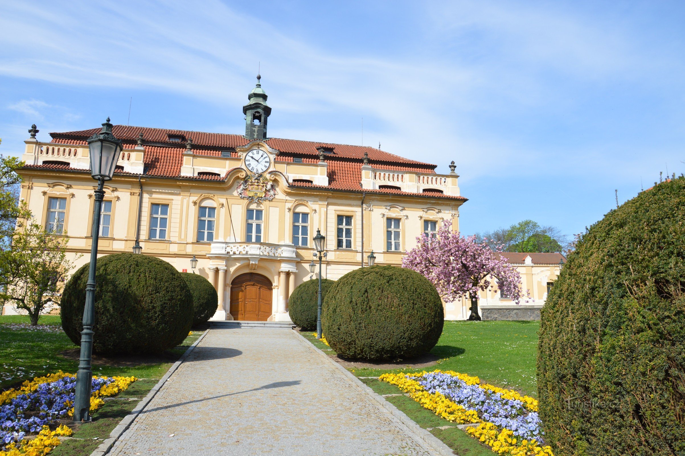 Landschaftsgestaltung vor dem Schloss Libeň