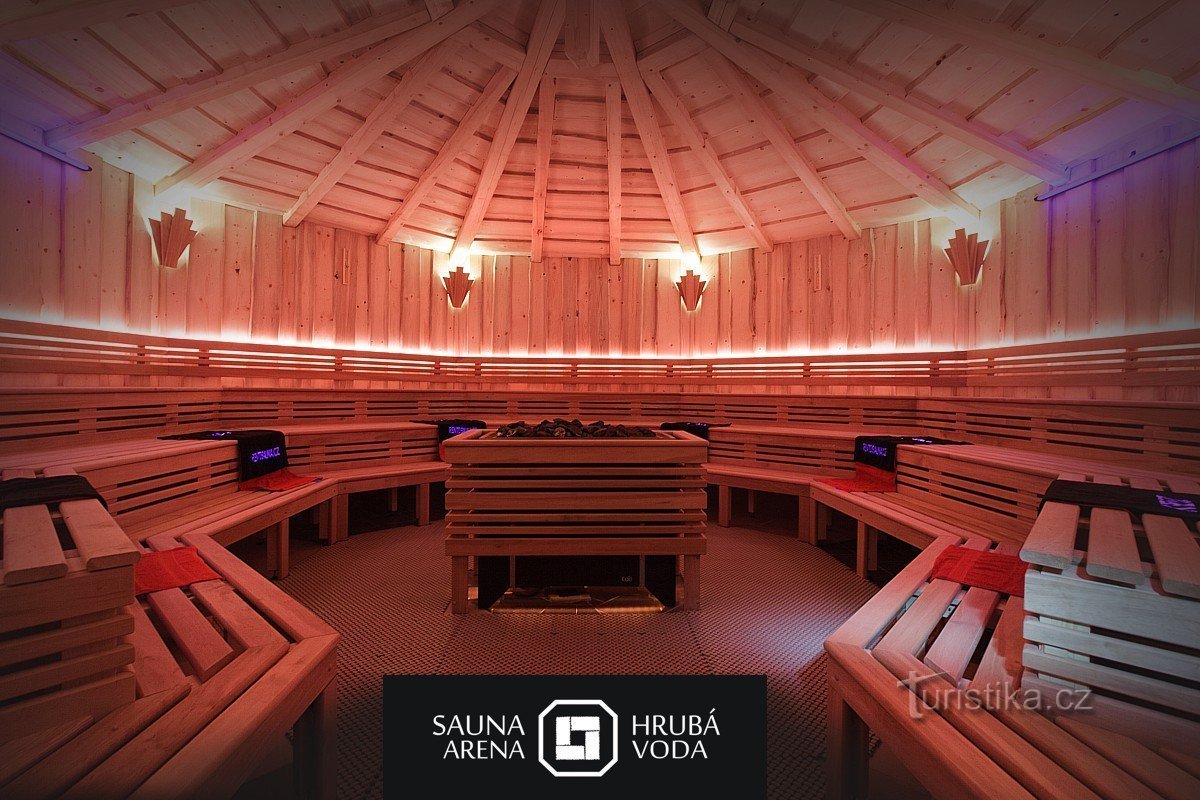 Area sauna per un massimo di 70 persone, in cui si svolgono cerimonie di sauna.