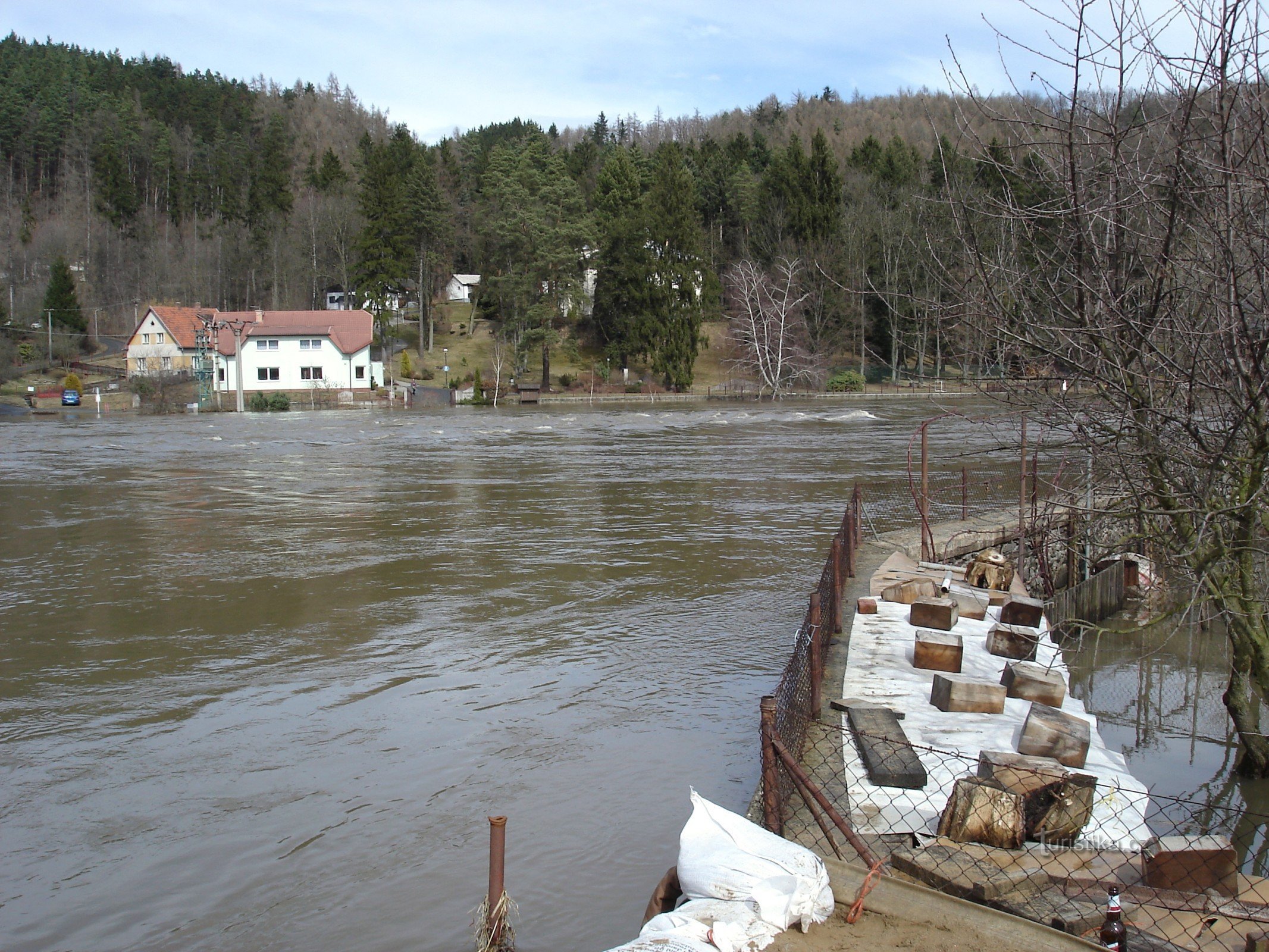 Sázava 2006 at the weir