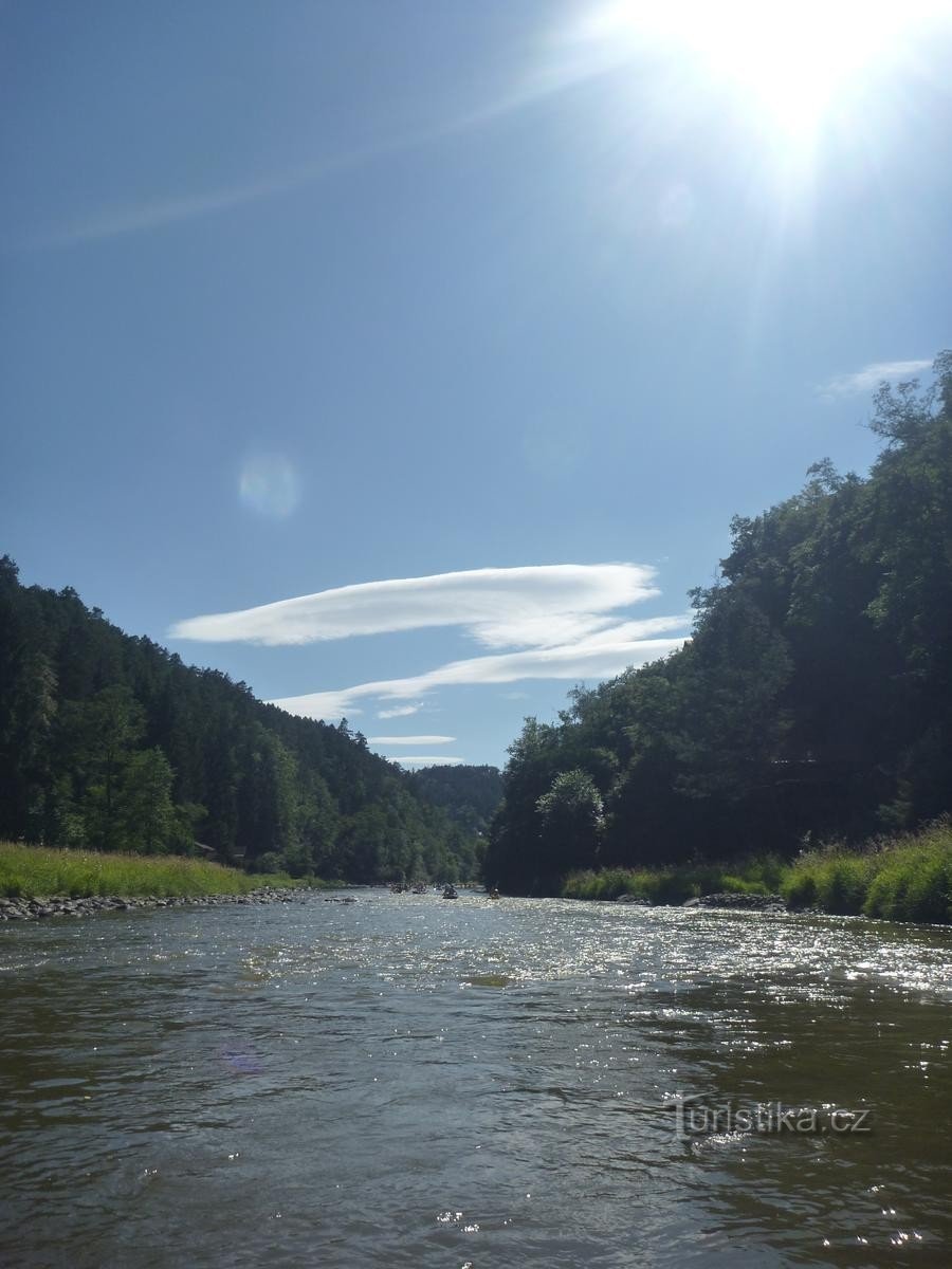 Sázava - Bootsfahrt von Týnec nach Pikovice