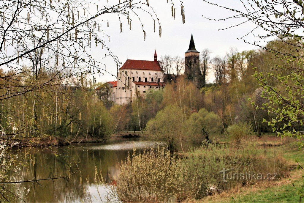 Sázavský klášter, pohled od řeky