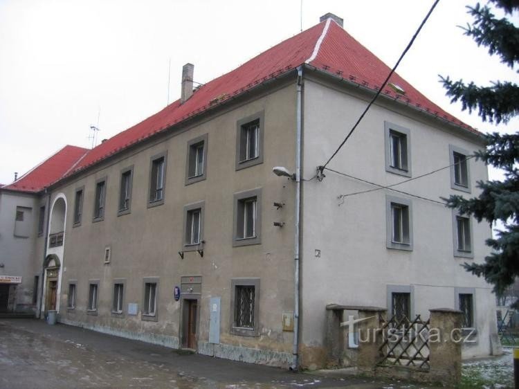 Sazená - castle: View from the west