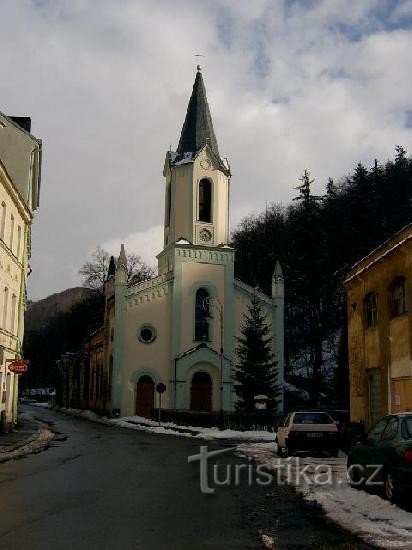 kórus Dr. Pavle Farského 2: 1946-ig a Szent István evangélikus templom. Péter. Egy neoromantikában