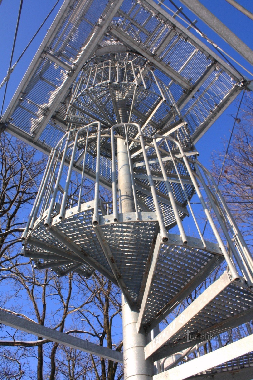 Cầu thang tháp quan sát