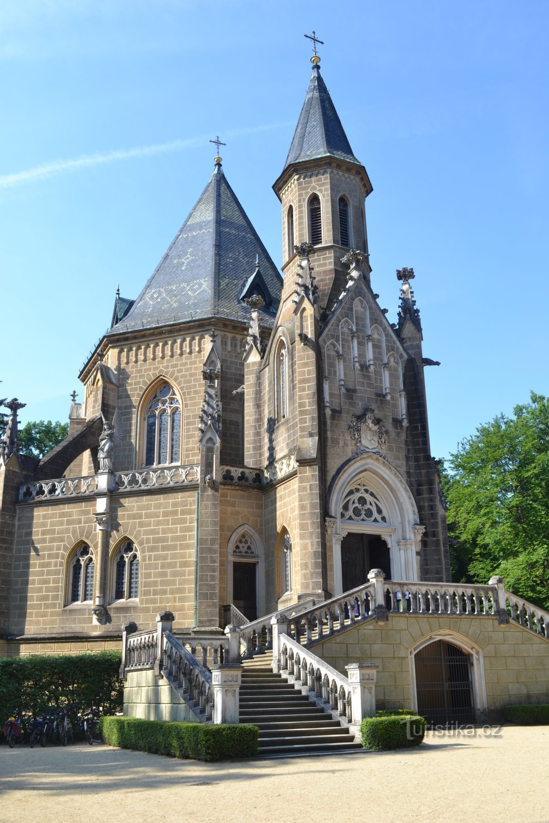 Schwarzenberg sír - a kápolna és a sír bejárata