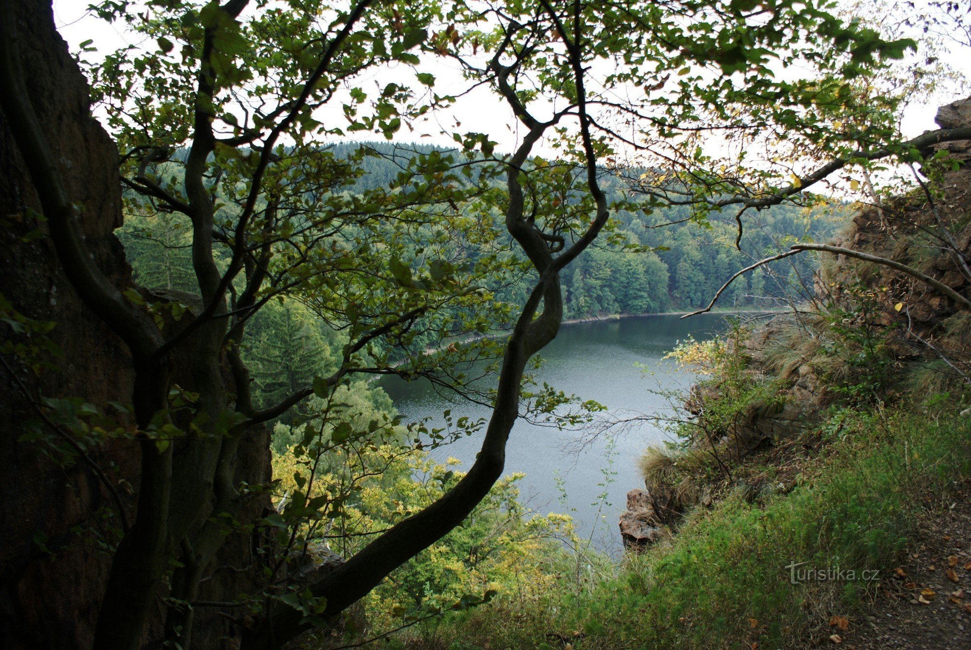 Seč - de ruïnes van het Oheb-kasteel boven de Seč Dam