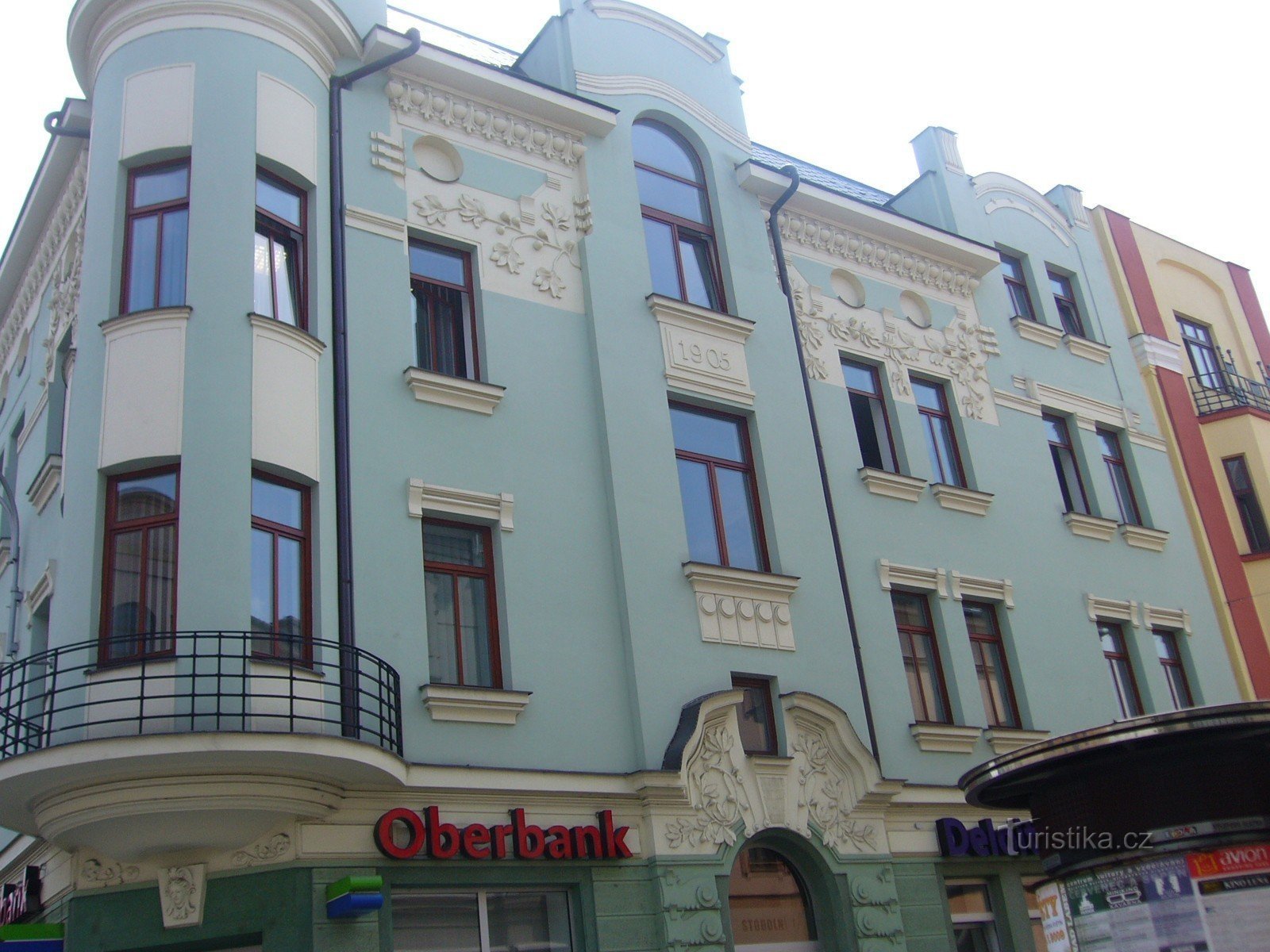 Art Nouveau-hus i hörnet av gatorna Nádražní och Stodolní