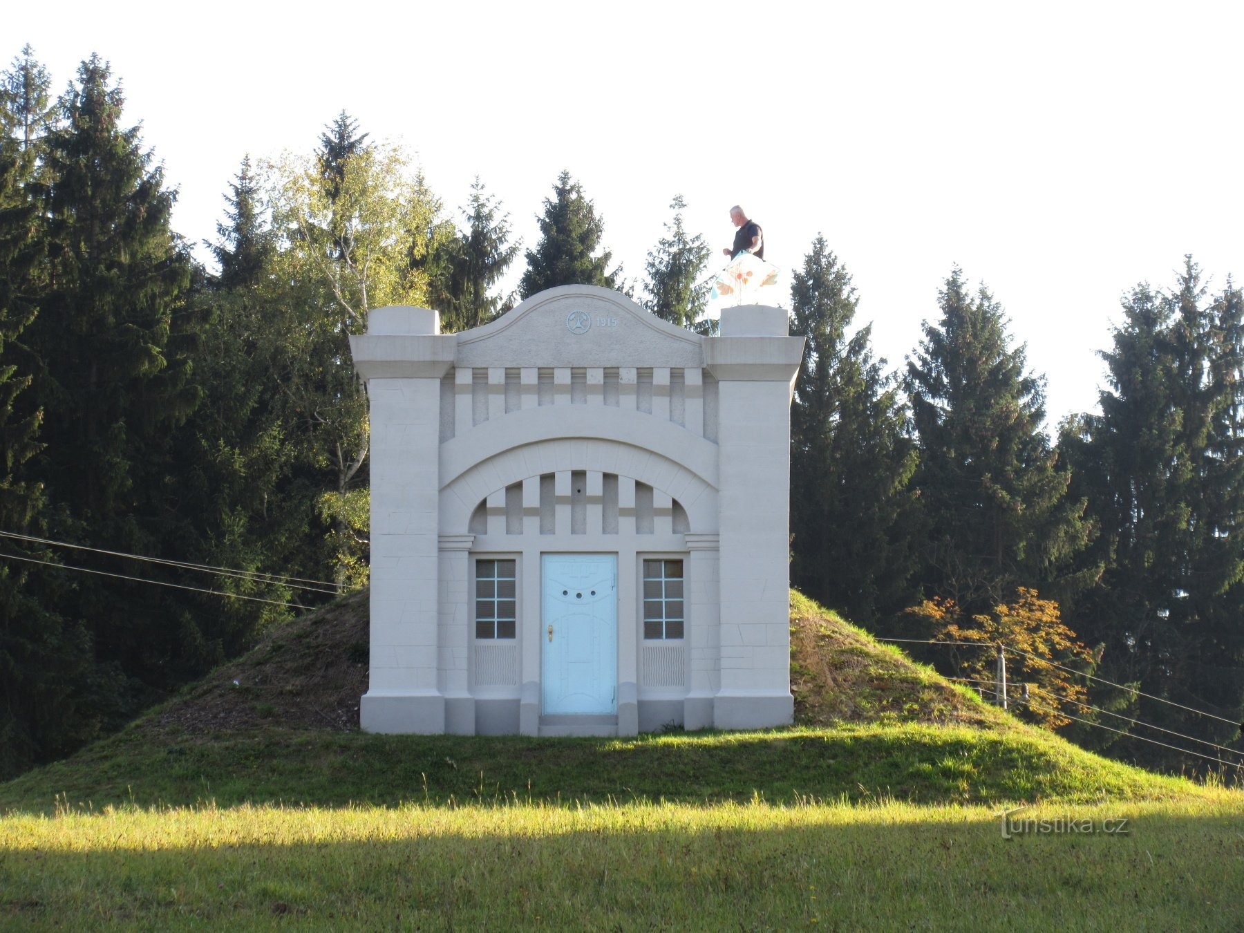 Art Nouveau reservoir