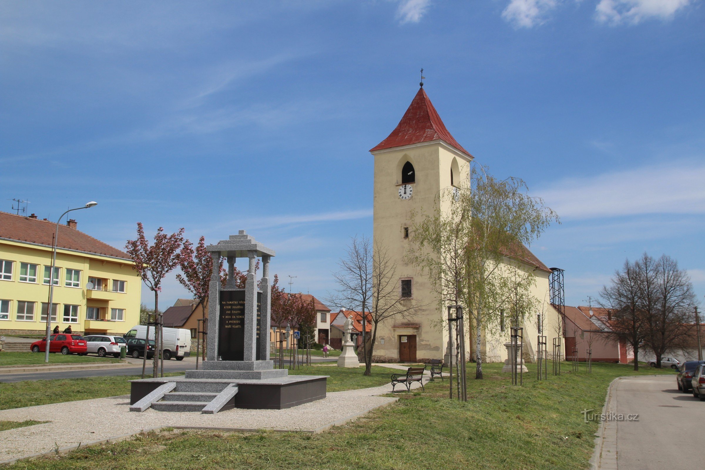 Semi-reboque Sedlecká com a igreja de St. Bem-vindo