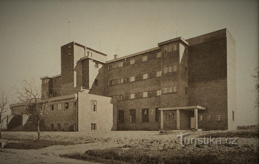 Дом Сеноутка (Черножице, 1927 г.)