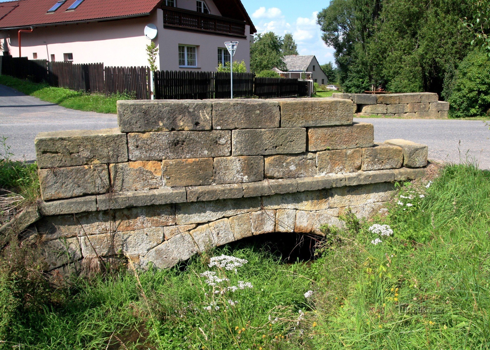 Semanín - stone bridge