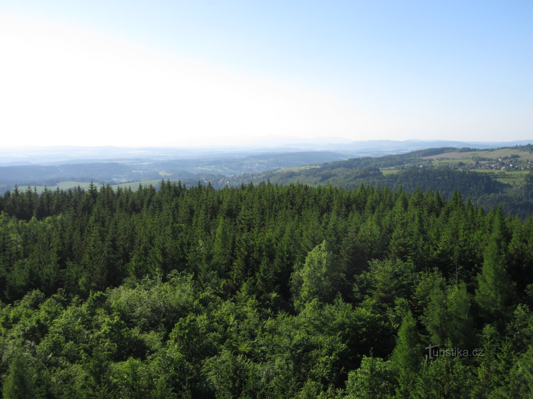 Сендраж – село та оглядова вежа Na Vartě