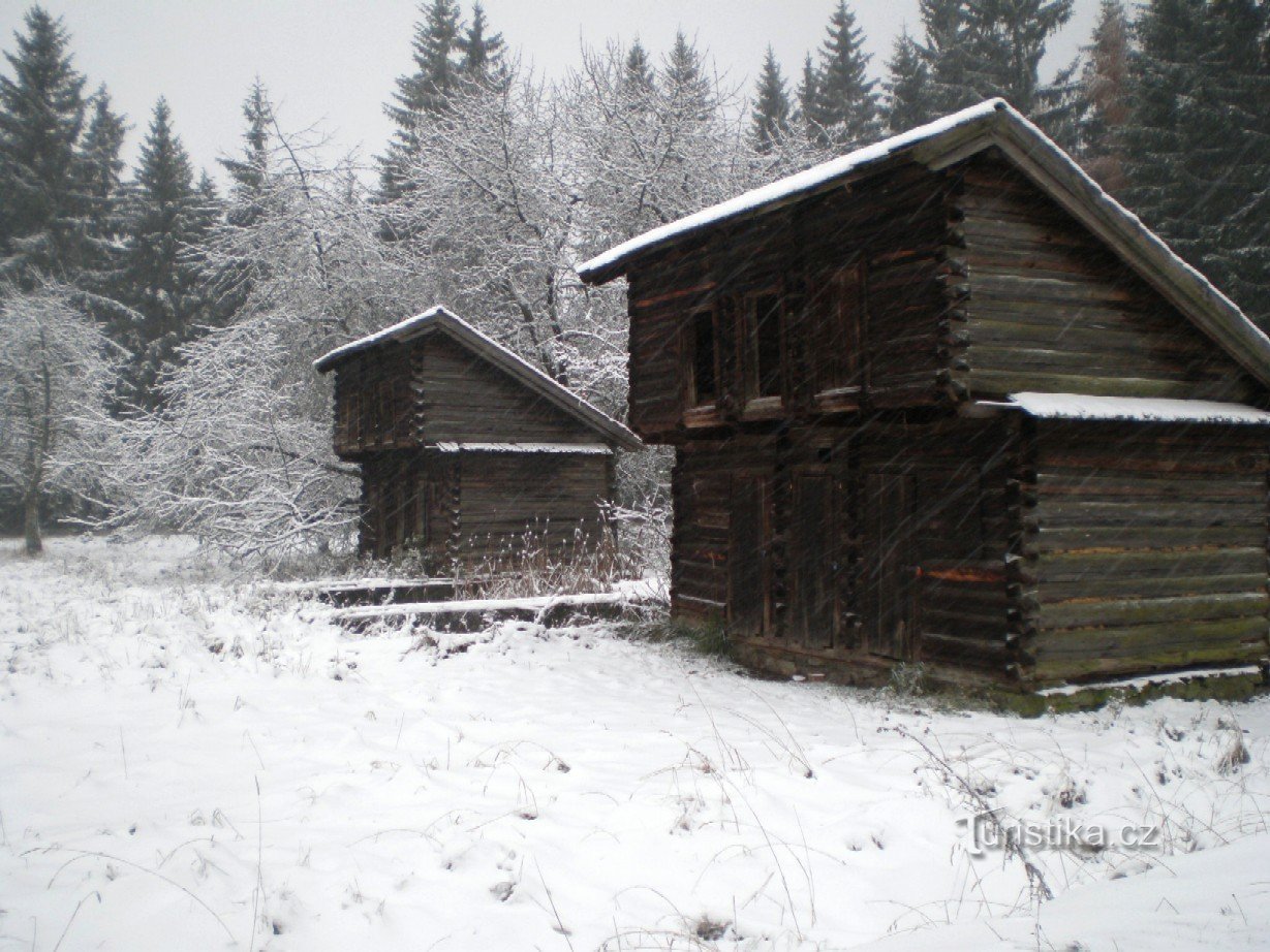 Heuhaufen im Sattel Na Rovinách