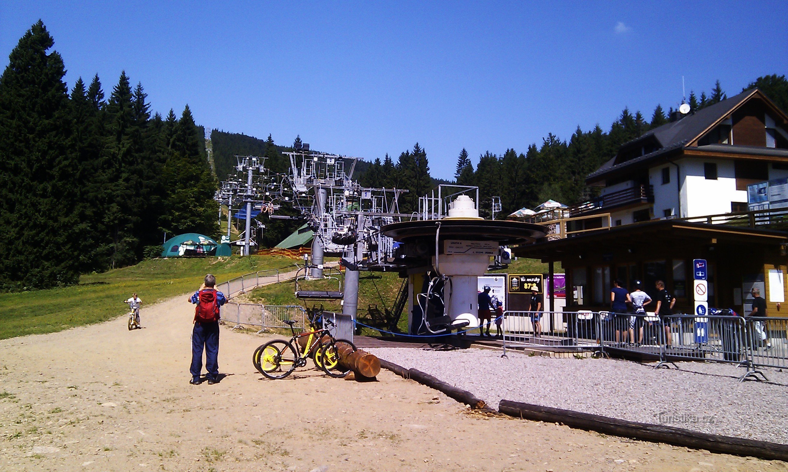 Estate sensazionale sulle creste delle montagne a Říčky