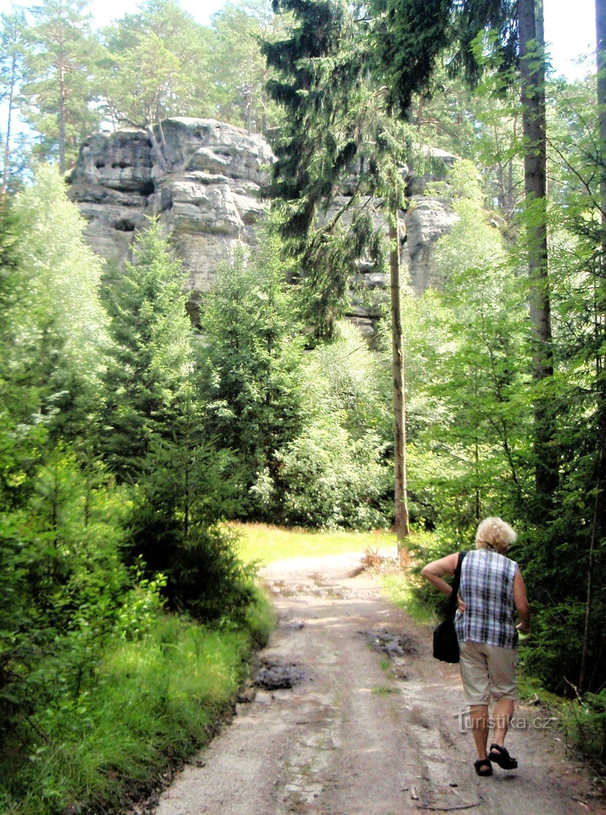 下降到黑色峡谷