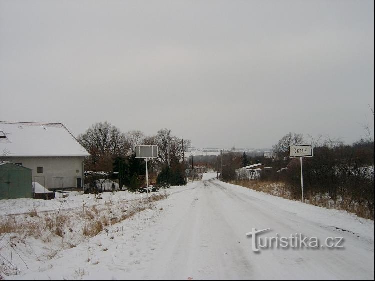 Au nord du village de Škrle