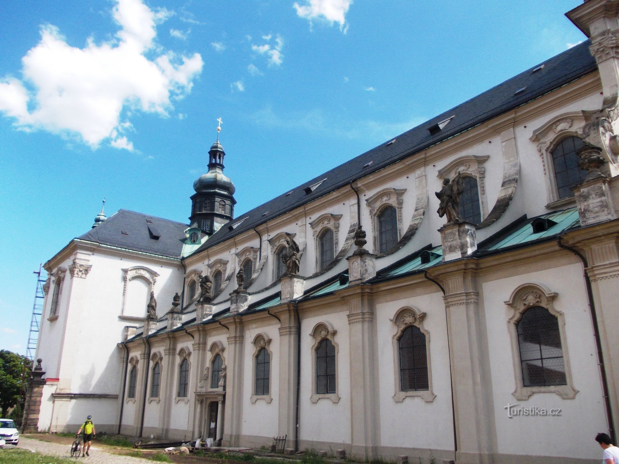 fachada norte de la iglesia