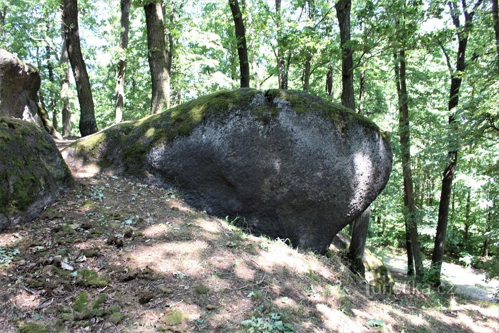 Północna strona kamieni