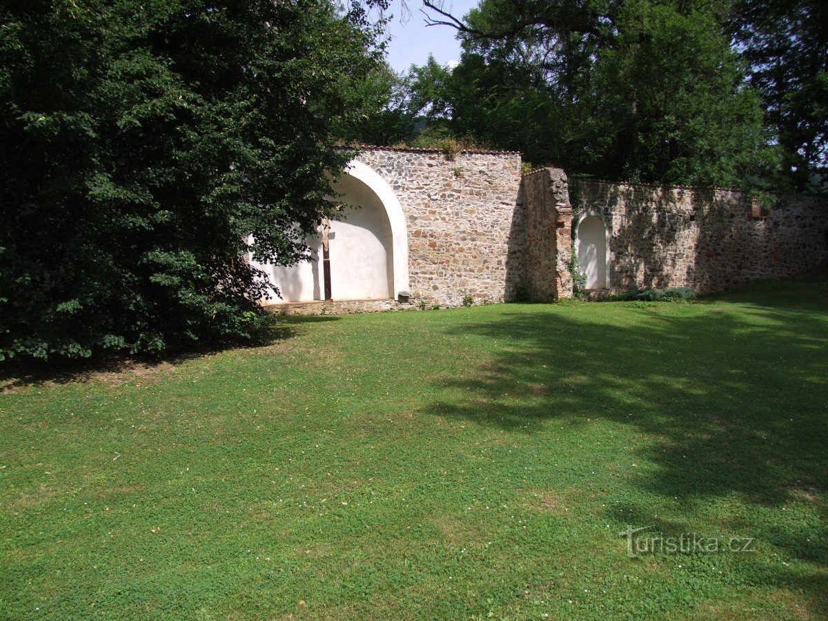 O jardim do norte no Mosteiro Sazavian